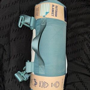 Teal Outdoor Blanket with Straps